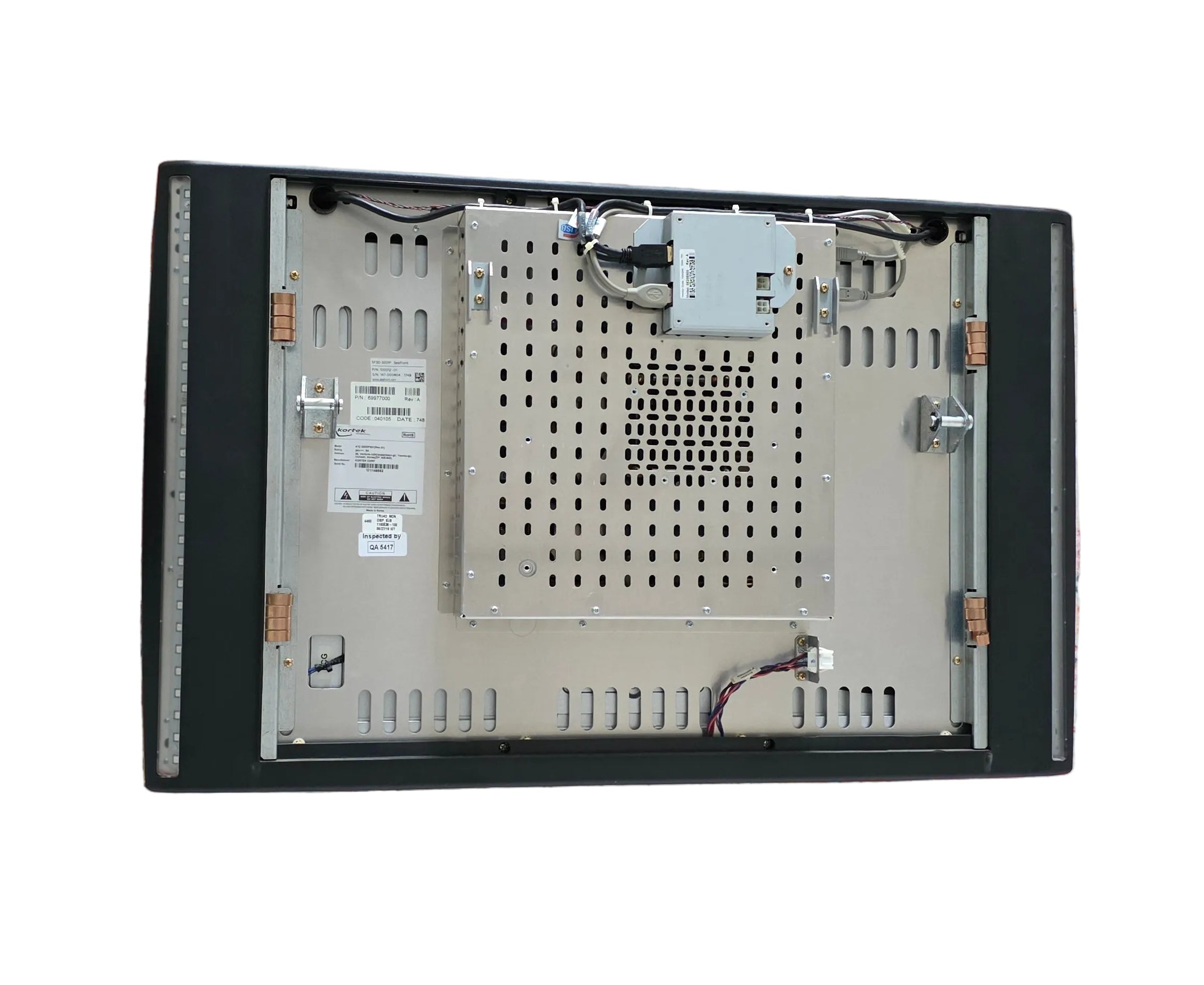 IGT CrystalCurve Ultra and TRUE 4D LCD Monitor 32".